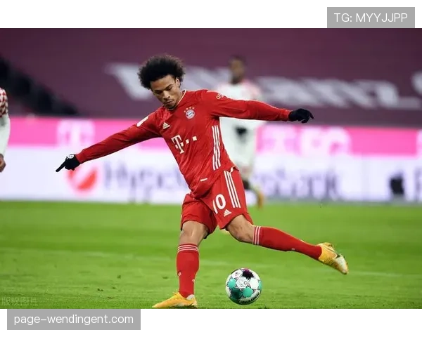 瓦伦西亚前锋丹朱玛后背受伤,球队进攻端选择进一步减少 瓦伦西亚前锋丹朱玛后背受伤,球队进攻端选择进一步减少